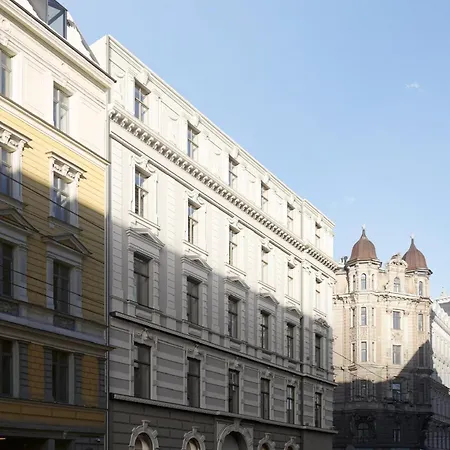 Modern And Brand New In Central District Apartment