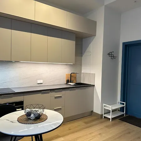 Modern And Brand New In Central District شقة *
